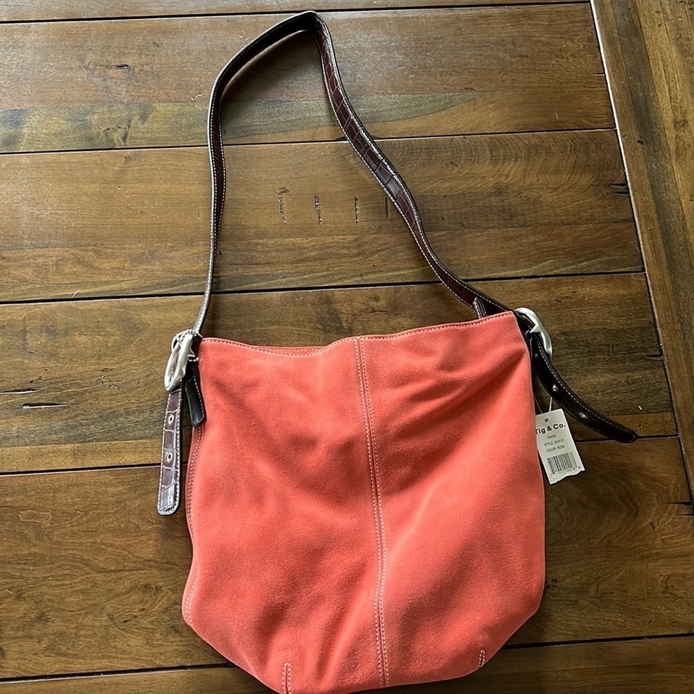 TIG & Co NWT leather purse